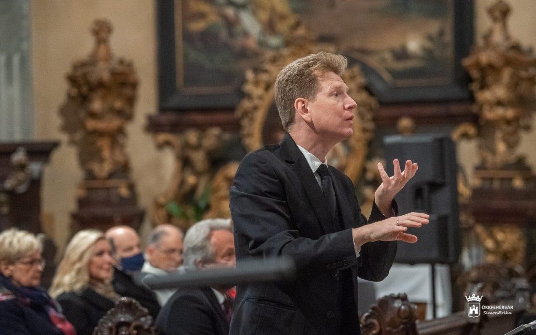 Halottak napi hangverseny Fauré gyönyörű Requiemjével a Ciszterci templomban